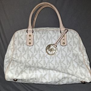 Michael Kors Monogram Vanilla Jet Set Bag Purse Medium